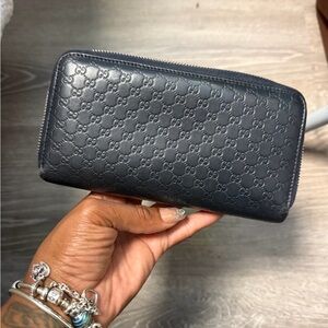 💙 Gucci Navy Blue Embossed Zip-Around Wallet | Authentic